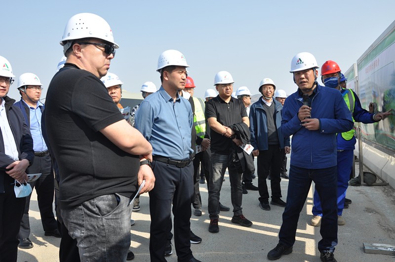 济南至潍坊高速公路项目现场召开观摩会