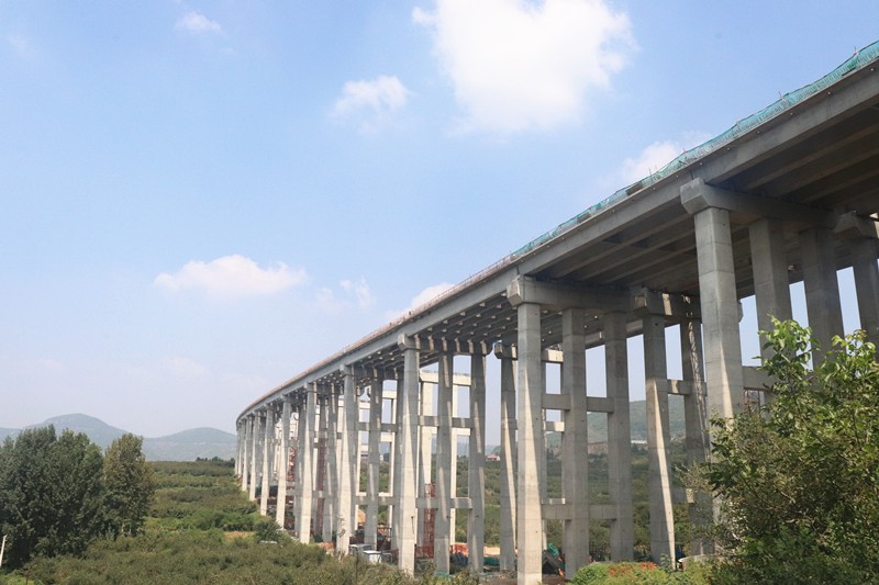 国庆我在岗——临临高速建设团队擂响战鼓，掀起建设新热潮