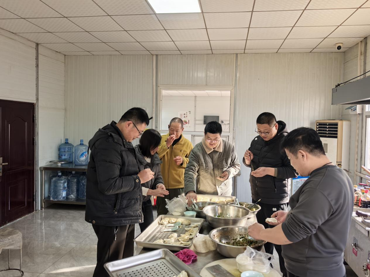 冬至温情，共包水饺