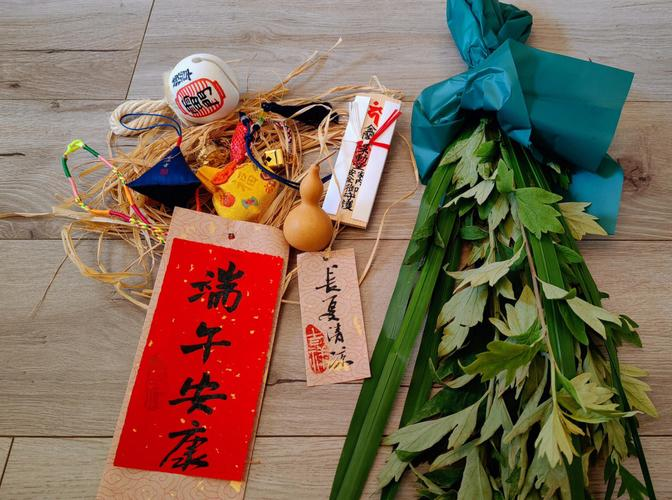 麦秆暖黄里的端午记忆