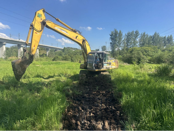 武梅高速张家湾大桥开工：清表清淤吹响全线建设冲锋号