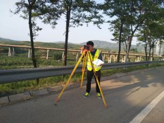 “扎根鲁中公路，绽放青春年华！”：青春在快乐中努力工作