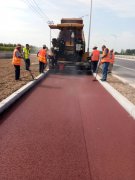 S247乐胡路加宽段彩色沥青施工顺利完成