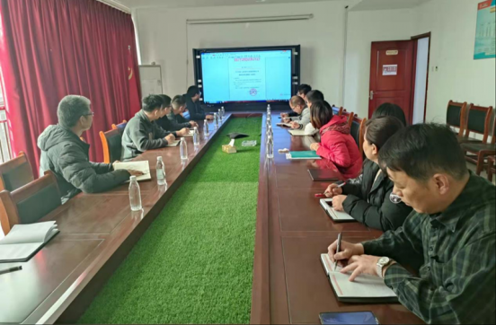 市政工程公司组织贯宣学习公司4号文件